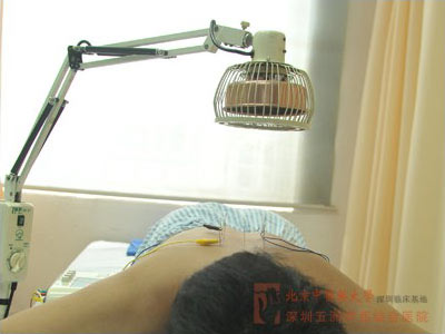 电灸与超短波治疗仪